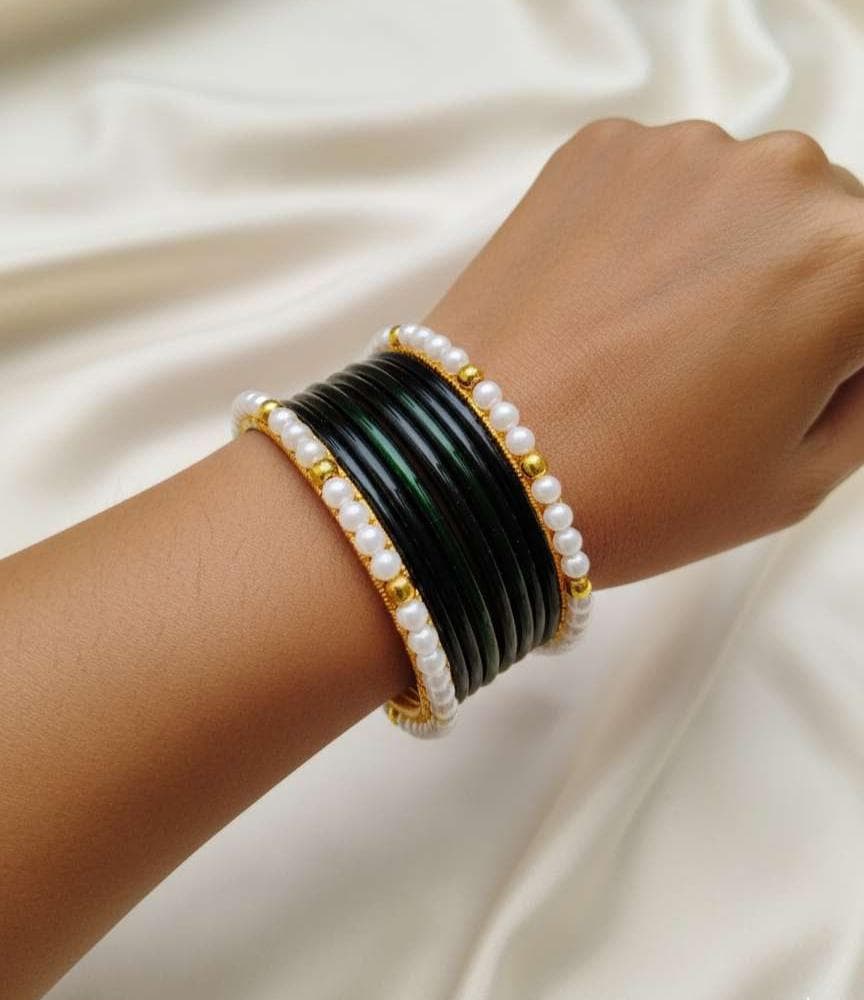 मोत्याच्या बांगड्या