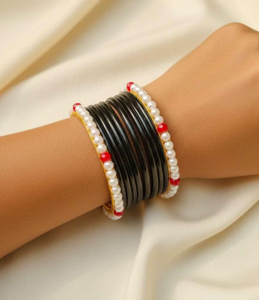 मोत्याच्या बांगड्या