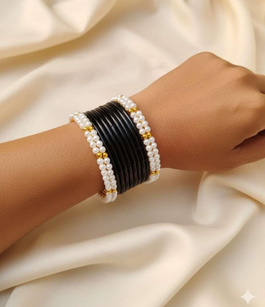 मोत्याच्या बांगड्या