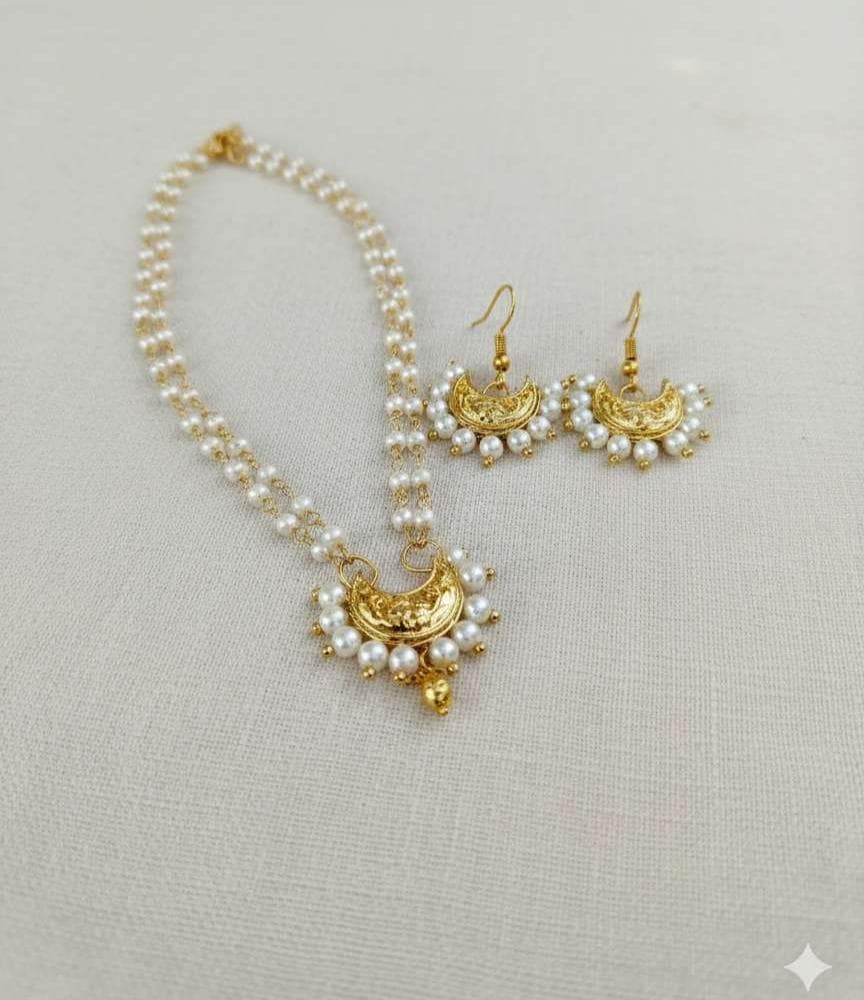 चंद्रकोर साज